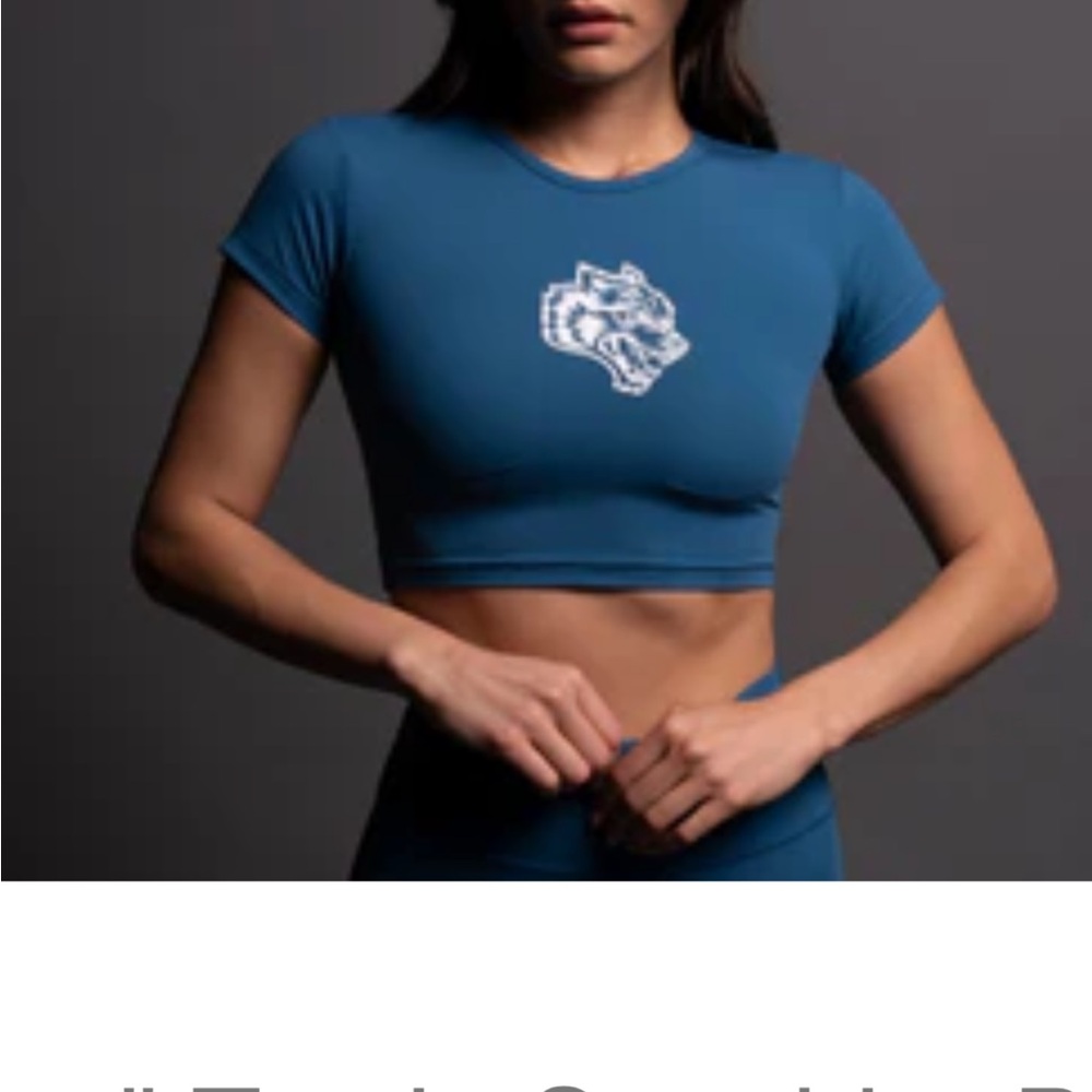 Darc Sport Teal Graphic Crop Top